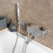 Alme 1501 Смеситель для ванны с коротким изливом
